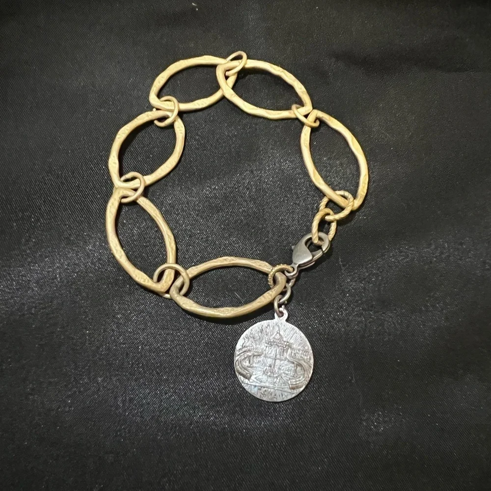 N/A elegant gold